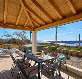 4 Bedroom Villa with Jacuzzi and Seaview in Orašac, Dubrovnik, Sleeps 9